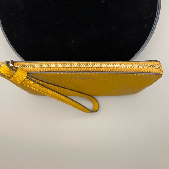 Coach wristlet - Picture 3 of 5